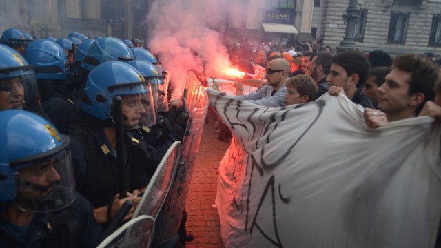 Scontri a Milano per lo sgombero del centro sociale Zam