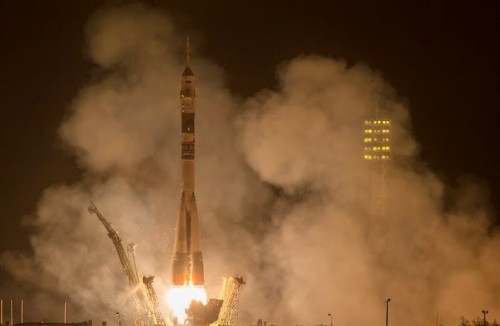 BAIKUNUR (Kazakistan) - Il razzo Soyuz TMA-14M è stato lanciato questa mattina, tappa finale la stazione spaziale internazionale, con a bordo i componenti del nuovo equipaggio