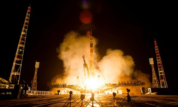 La Soyuz salpa per la ISS con il nuovo equipaggio a bordo