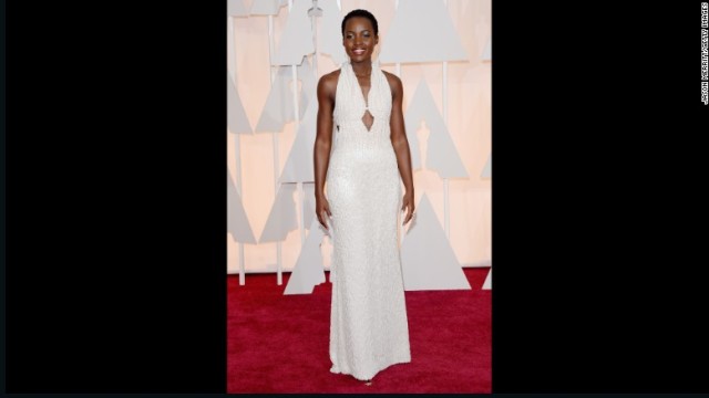 Los Angeles: abito rubato a Lupita Nyong’o