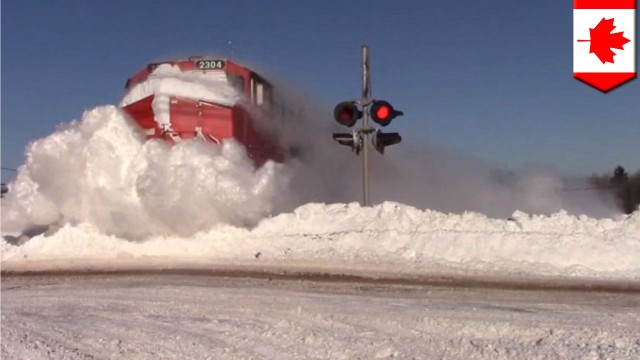 La neve non è un problema per questo treno canadese