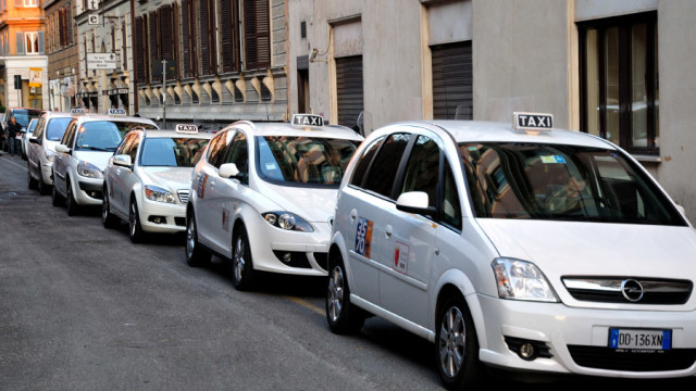 Roma:Sindacati taxi e Ncc, la protesta dei noleggiatori – la diretta