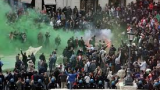 Roma: hooligan olandesi del Feyenoord danneggiano la “barcaccia” di piazza di Spagna