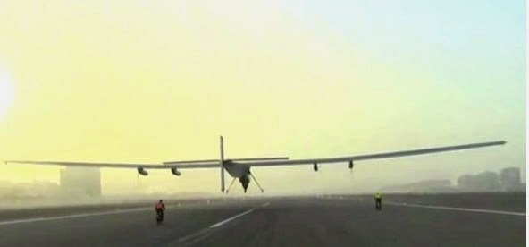 Solar Impulse 2 parte per il primo giro del mondo: diretta video