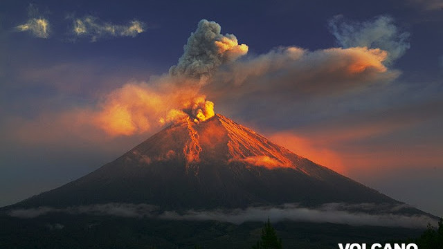 Aeroporti indonesiani chiusi a causa dell’eruzione del vulcano Raung