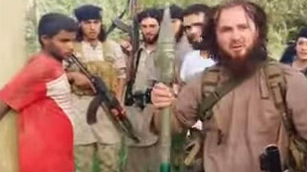 Militanti ISIS uccidono con un bazooka un combattente siriano