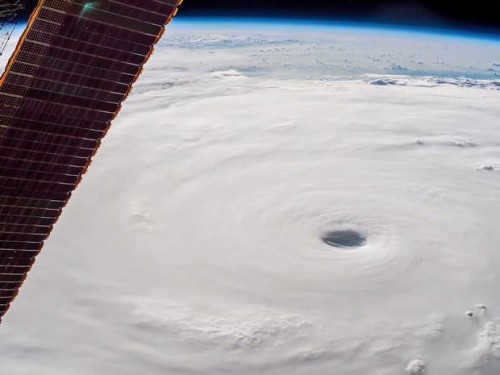 Typhoon-Soudelor-timelapse