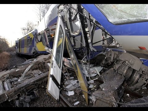 BAVIERA: scontro tra due treni 8 morti e 150 feriti