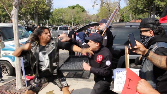 Anaheim, California: Ku Klux Klan violento