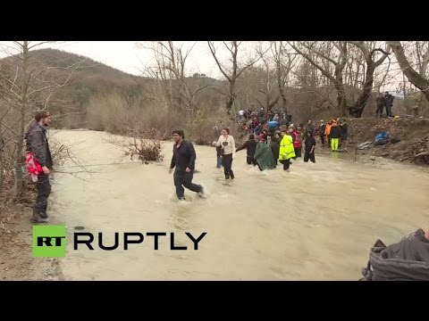 Grecia, Hamilo: oltre 1000 migranti entrano in Macedonia