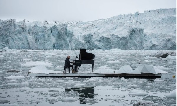 Ludovico Einaudi – “Elegy for the Arctic” – Official Live (Greenpeace)