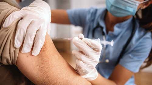 nurse-injection-syringe-vaccine