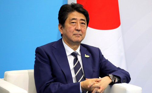 shinzo-abe-si-e-opposto-ai-vaccini-contro-il-covid-e-ha-promosso-livermectina-era-preso-di-mira-per-sostenere-la-liberta-delle-cure